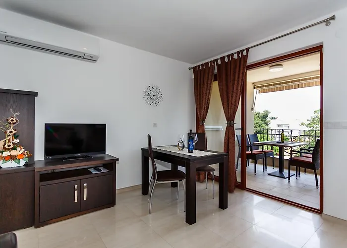 Aria Малинска