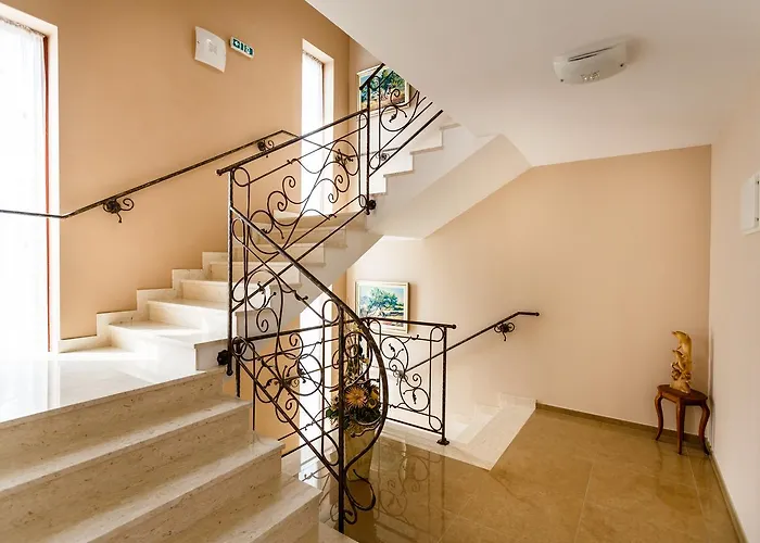 Aria * Малинска